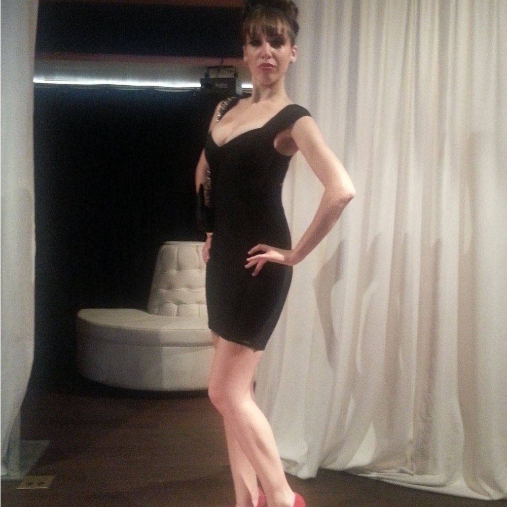Elegant Black Bandage Dress - Picture 3 of 9